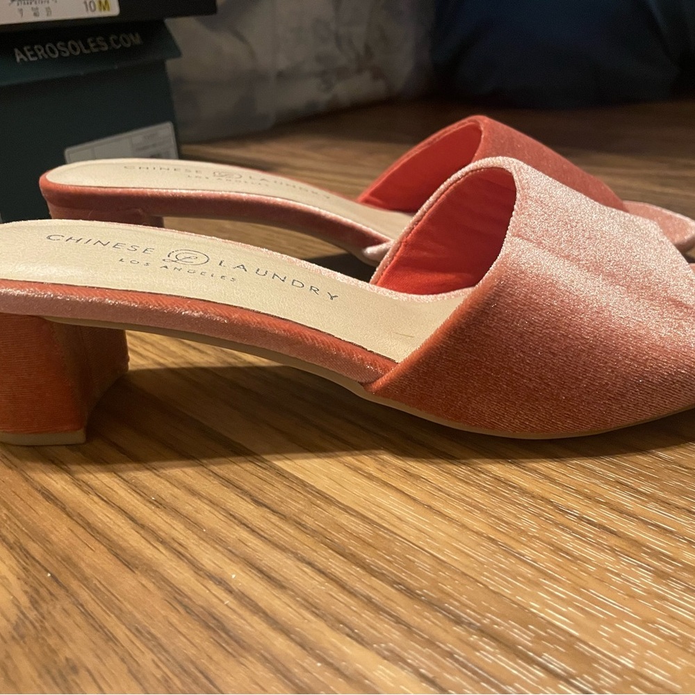 Chinese Laundry Lana in Rose velvet